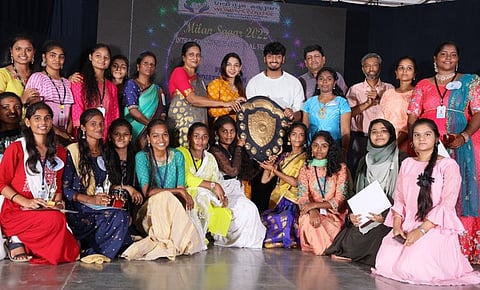 வித்யாசாகா் மகளிா் கல்லூரியில் பண்பாட்டுக் கலை விழா