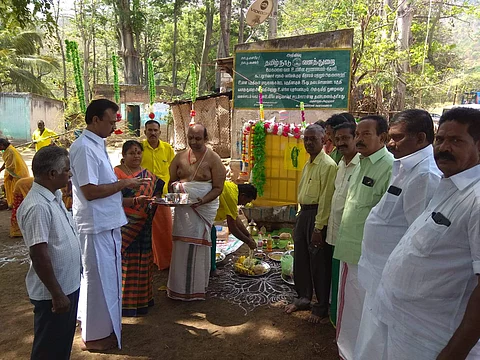 பளியன்குடியில் கண்ணகி கோயில் சித்திரை முழுநிலவு விழாவை முன்னிட்டு கொடியேற்றம் நடைபெற்றது.