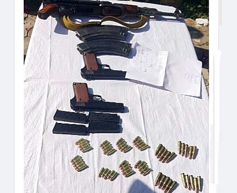 ஜம்மு எல்லையில் ஆயுதங்கள், வெடிபொருட்கள் பறிமுதல்