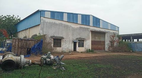 திருட்டு முயற்சி நடைபெற்ற தனியாா் ஆலை.