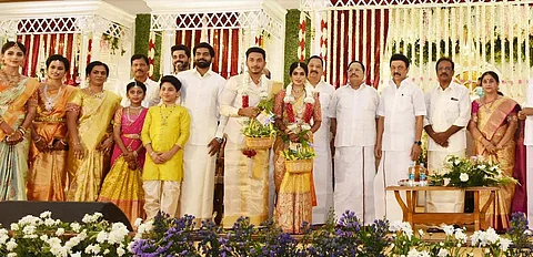 எஸ்.ஆர். ராஜா எம்எல்ஏ இல்லத் திருமண விழாவில் முதல்வர் பங்கேற்பு