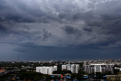 நேற்றுப் போல் இன்று இல்லை என மகிழ்ச்சியோடு பாடும் தில்லி மக்கள்