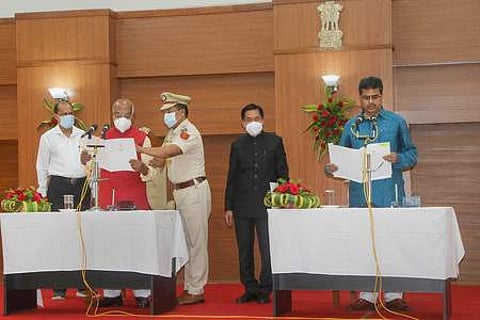 திரிபுரா முதல்வராக மாணிக் சாஹா பதவியேற்பு