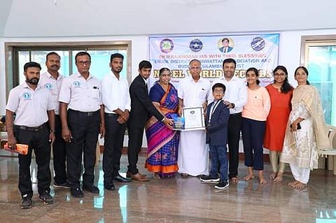 ஈரோட்டில் நோபல் உலக சாதனை புத்தகத்தில் இடம் பிடித்த மாணவர்