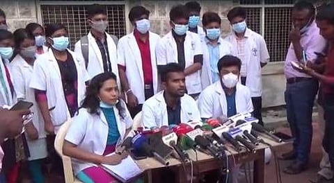 உறுதிமொழி ஏற்பில் எந்த அரசியலும் இல்லை: மதுரை அரசு மருத்துவக் கல்லூரி மாணவர் பேரவை தலைவர் ஜோதிஸ்