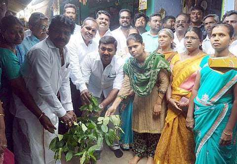 குமாரபாளையத்தில் தினசரிகாய்கறி சந்தை மேம்பாட்டுப் பணிகள் தொடக்கம்