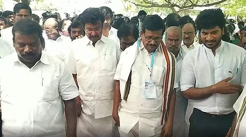 இறப்புக்கு நீதி வழங்க வேண்டும்: ராஜீவ் காந்தி நினைவிடத்தில் அழகிரி பேச்சு