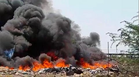 மகாராஷ்டிரம்: பல்லார்பூரில் உள்ள மரக்கிடங்கில் பயங்கர தீ விபத்து