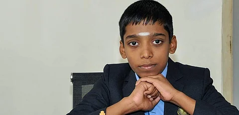 11-ம் வகுப்புத் தேர்வுகளுடன் செஸ் போட்டியில் சாதிக்கும் பிரக்ஞானந்தா