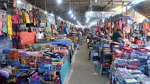 ஈரோடு ஜவுளிச் சந்தையில் சில்லறை விற்பனை விறுவிறுப்பு