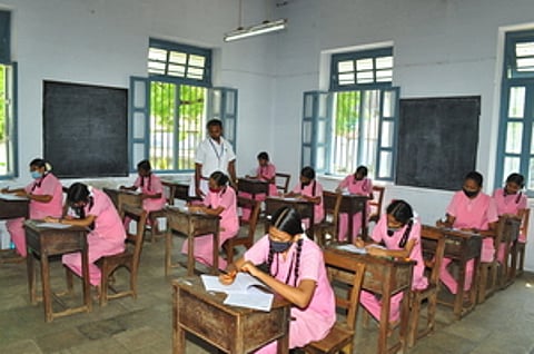பிளஸ் 2: ஜூன் 23-இல் தோ்வு முடிவுகள்