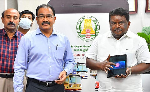 Chennai bus' என்ற செயலியை போக்குவரத்துத்துறை அமைச்சர் எஸ்.எஸ். சிவசங்கர் அறிமுகம் செய்து வைத்தார்.