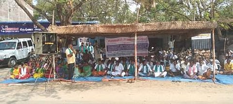 கூடலூர்: மதுரை கூட்டுக்குடிநீர் திட்டத்தை மாற்ற கோரி சலவைத் தொழிலாளர்கள் உண்ணாவிரதம்