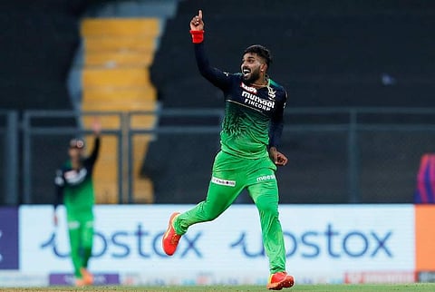 ஹசரங்கா சுழலில் சிக்கிய ஹைதராபாத்: பெங்களூரு அணிக்கு 7ஆவது வெற்றி