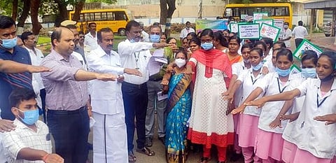 ஈரோட்டில் புற்றுநோய் சிகிச்சை மையம்: சு.முத்துசாமி