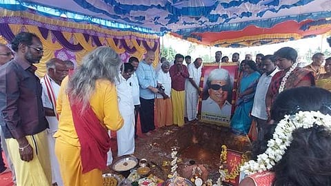 எம்ஜிஆருக்கு ரூ.1 கோடியில் கோவில்!