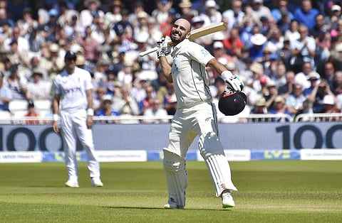 இங்கிலாந்துக்கு எதிரான 2-வது டெஸ்ட்: மீண்டும் சதமடித்தார் மிட்செல்