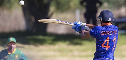 வேகப்பந்து வீச்சுக்கு எதிராகத் தடுமாறும் ஷ்ரேயஸ் ஐயர்!