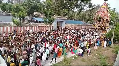திருவதிகை வீரட்டானேஸ்வரர் கோயில் வைகாசி பெருவிழா தேரோட்டம் சனிக்கிழமை காலை நடைபெற்றது.