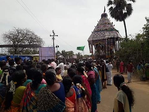 கோடியக்காடு குழகர் கோயிலில் நடைபெற்ற தேரோட்டம்.