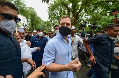 ராகுல் காந்தியிடம் 2 மணி நேரமாக அமலாக்கத்துறை அதிகாரிகள் விசாரணை