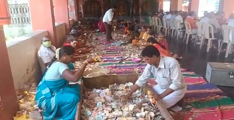 திருப்புவனம் அருகே மடப்புரம் காளி கோயிலில் உண்டியல் திறந்து எண்ணும் பணி நடைபெற்றது.