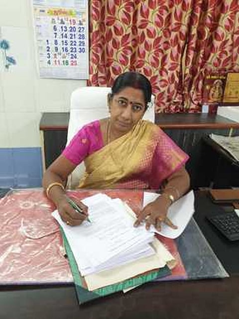 கூடலூா் நகராட்சி புதிய ஆணையா் பொறுப்பேற்பு