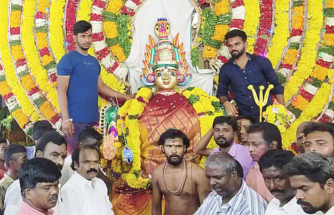 குடியாத்தம் கஸ்பா கெளதமபேட்டையில் நடைபெற்ற கெங்கையம்மன் திருவிழா.