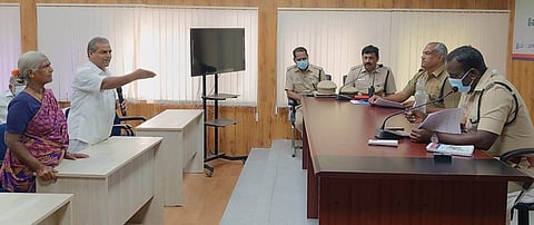 அதிக வட்டி வசூலிப்போா் மீது சட்டப்படி நடவடிக்கை: வேலூா் எஸ்.பி. எச்சரிக்கை