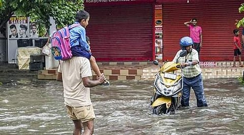 அசாம், மேகாலயாவில் கனமழையால் கடும் சேதம்