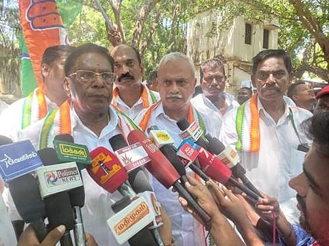 புதுச்சேரியில் ஆளுநர் மாளிகை நோக்கி பேரணியாக சென்ற காங்கிரஸார் 300 பேர் கைது