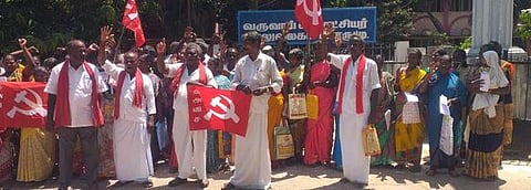 விவசாயிகள் ஆா்ப்பாட்டம்