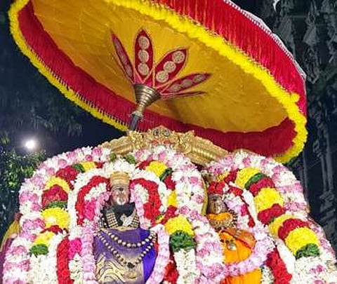 அருணாசலேஸ்வரா் வீதியுலா