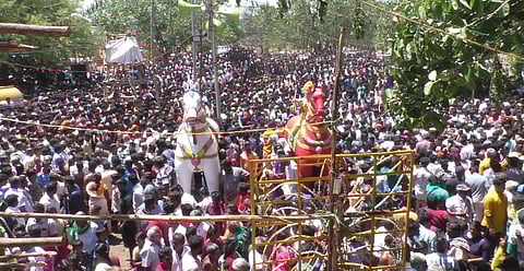 மட்டப்பாறை கோயில் திருவிழாவில் கருப்ப சுவாமி பூஜை