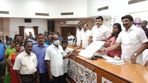 113 பயனாளிகளுக்கு ரூ. 70.69 லட்சத்தில் நலத்திட்ட உதவிகள்: அமைச்சா் எம்.மதிவேந்தன் வழங்கினாா்