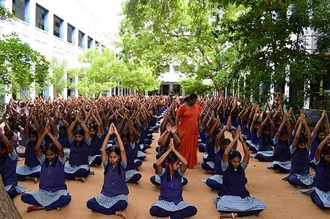 உசிலம்பட்டியில் 8-ம் ஆண்டு யோகா தின நிகழ்ச்சி