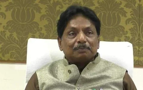 குஜராத் சுகாதாரத் துறை அமைச்சர் ருஷிகேஷ் படேல்