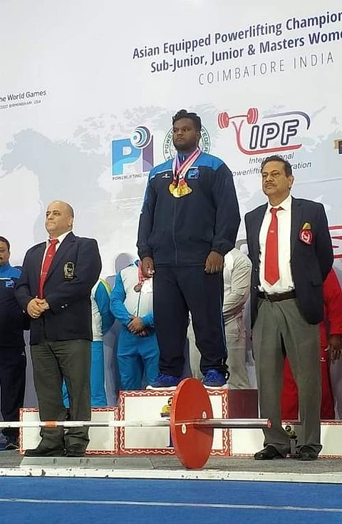 ஆசிய வலு தூக்கும் போட்டி: 4 தங்க பதக்கங்கள் வென்றார் மணப்பாறை மாணவர்