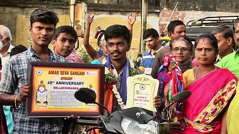 லட்சுமணனுக்கு ஊர் மக்கள் சார்பில் உற்சாக வரவேற்பு