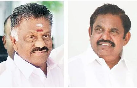 அதிமுக பொதுக்குழு கூட்டம் தாமதம்