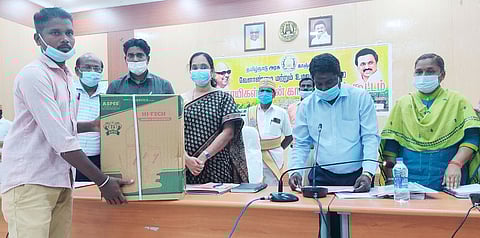 ஏரிகளை முறையாகச் சீரமைப்பதில்லை: விவசாயிகள் புகாா்