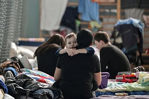 போலந்து: உக்ரைன் அகதிகளுக்காகரூ.3,700 கோடி கடனுதவி