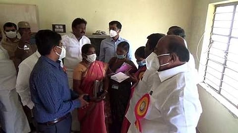 நெல்லையில் பயன்பாடு இல்லாமல் கிடப்பில் இருக்கும் ரூ.4.29 மதிப்பிலான மருத்துவ உபகரணங்கள்! எம்.எல்.ஏ செல்வபெருந்தகை ஆய்வு