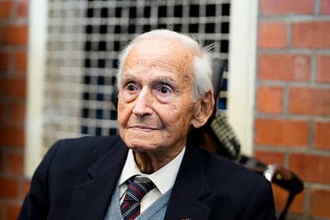 nazi075334
