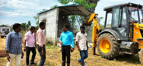 காரைக்குடியில் ஆக்கிரமிப்பை அகற்றி ரூ. 10 கோடி அரசு நிலம் மீட்பு