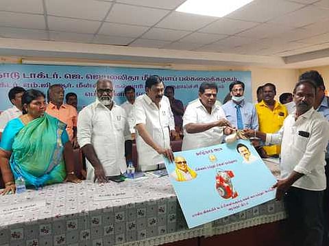 நாட்டு இன மீன் உற்பத்திக்கான பயிற்சி முகாம்: அமைச்சா் தொடக்கி வைத்தாா்