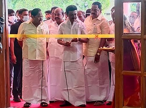 ராணிப்பேட்டையில் புதிய மாவட்ட ஆட்சியர் அலுவலக வளாகத்தை தமிழக முதல்வர் மு. க. ஸ்டாலின் திறந்து வைத்தார்.