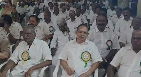 சேலம்: 50 வருடத்திற்குப் பின் முன்னாள் மாணவர்கள் சந்திப்பு