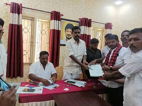 உசிலம்பட்டி திமுக வடக்கு ஒன்றிய செயலாளா் பதவிக்கு மனு தாக்கல்