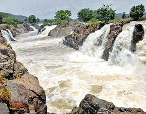 தொடர் மழை: மேட்டூர் வரத்தொடங்கியது கர்நாடக காவிரி நீர்
